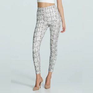 Commando Faux Leather Leggings in White Snake Print
